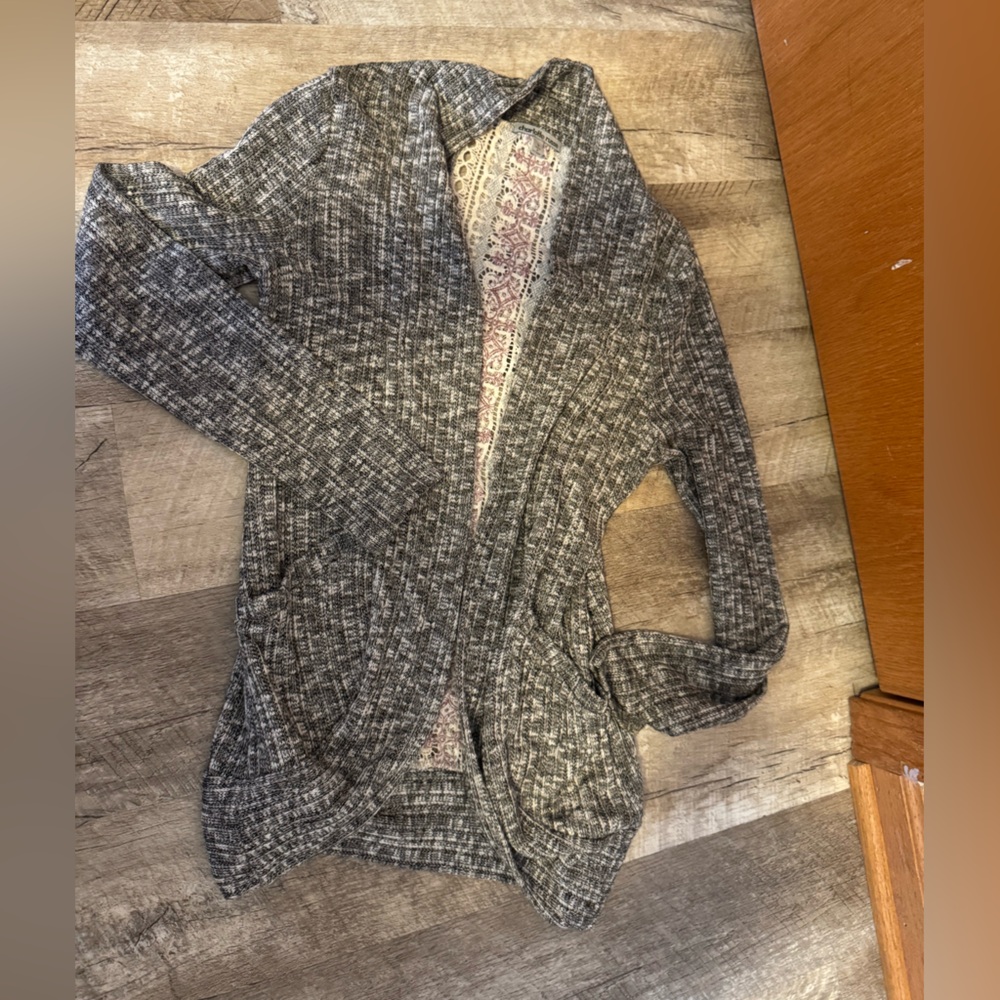 Charlotte Russe SMALL grey cardigan with lace/pattern detail down the back